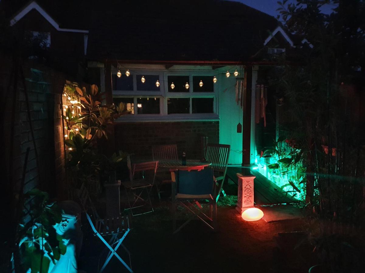 Lotus Pod House Homestay Horsell Extérieur photo